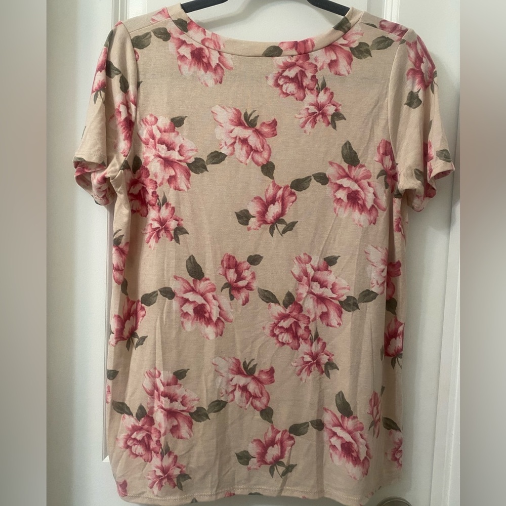 SOLD! NEW! Women’s Boutique Feel the Rhythm Cream Color Pink Floral Top S - Picture 8 of 8